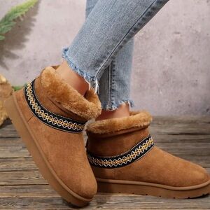 Stylish Tan Fur-Lined Winter Boots